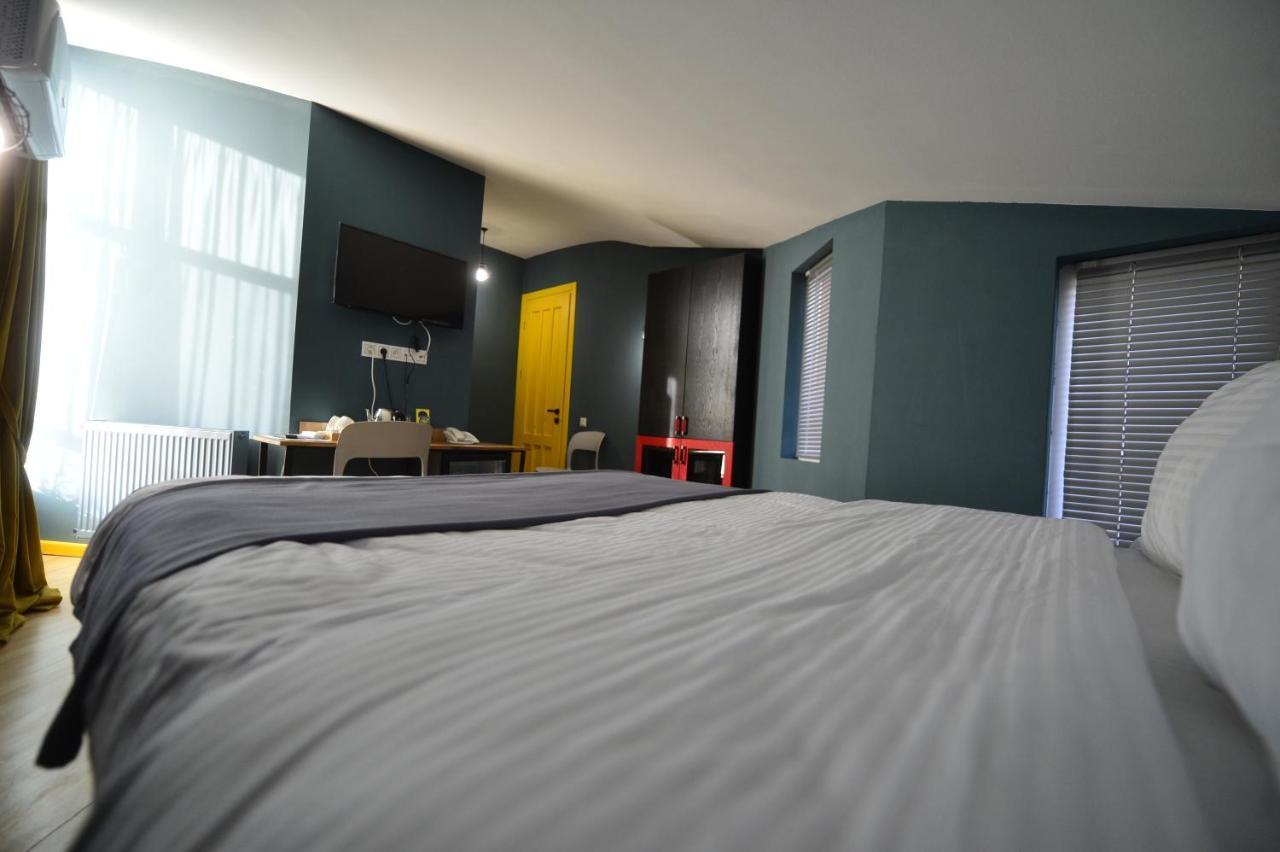 Boutique Hotel 27+ Tbilisi Exterior foto